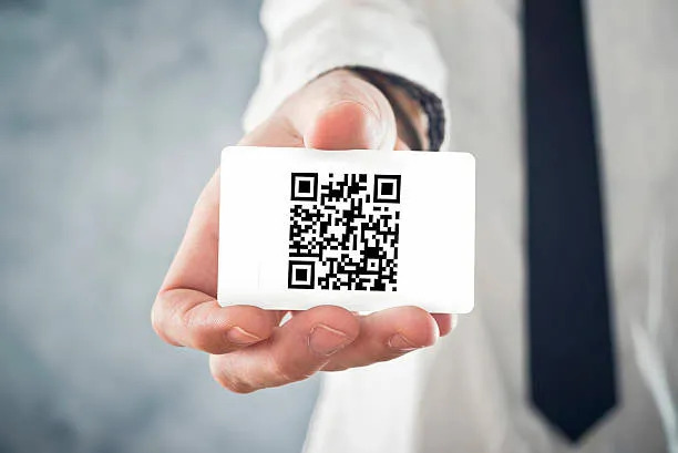 The multi-link QR code business card: the 2026 networking reflex